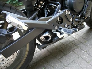 Der nicht wirklich vorhandene Auspuff der "XJ600 S"