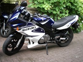 Meine neue Uhr an der Susuki GS 500 F.